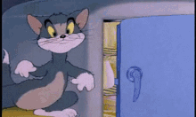 еда вкусно GIF - еда вкусно Tom And Jerry Show GIFs