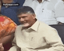 Chandrababu Naidu Reacts To Nri Youngest Spelling Be Champ Akash Vukoti.Gif GIF - Chandrababu Naidu Reacts To Nri Youngest Spelling Be Champ Akash Vukoti Chandrababu Naidu Smile GIFs