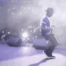 Performing On Stage Performer GIF - Performing On Stage Performer Entertainment GIFs