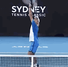 aslan karatsev overhead smash tennis atp