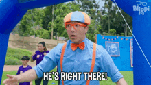 He'S Right There Blippi GIF - He'S Right There Blippi Blippi Wonders - Educational Cartoons For Kids GIFs