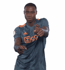 quincy promes ajax smile moves dance