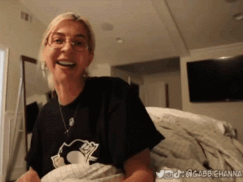 Gabbie Hanna Thegabbieshow GIF - Gabbie Hanna Thegabbieshow Lol