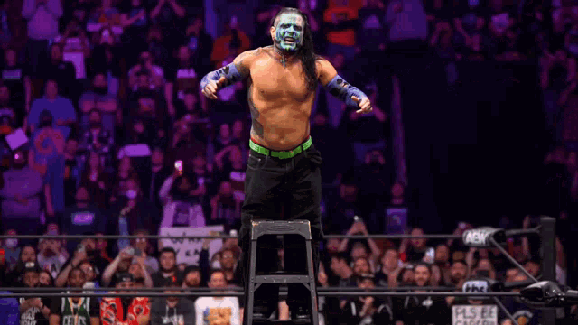 jeff-hardy-aew-ladder.gif