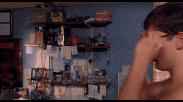 tobey-maguire-glasses.gif