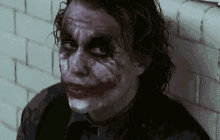 العب بعيد بات مان الجوكر سيبني في حالي امشي GIF - Joker Dc Comics Dark Knight GIFs