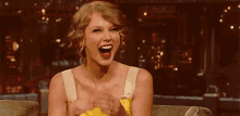 Taylor Swift Laughing GIF - Taylor Swift Laughing Covering Mouth GIFs