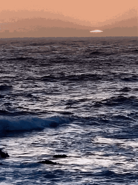Гифки море
