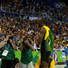 Bow Usain Bolt GIF - Bow Usain Bolt Olympics GIFs