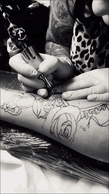 ♛ Pinterest: Nathalia Chantal. | Tatuaje de animal en el brazo, Maluma,  Maluma tatuajes