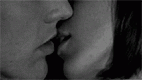Lip Kiss GIFs | Tenor