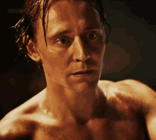 Tom Hiddleston Loki GIF - Tom Hiddleston Loki Lokilaufeyson GIFs