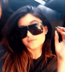 Kylie Jenner  카일리 제너 GIF - Kylie Jenner Wink Sunglasses GIFs