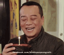 âu Dương Chấn Hoa Bobby Au Yeung GIF - âu Dương Chấn Hoa Bobby Au Yeung Cake GIFs