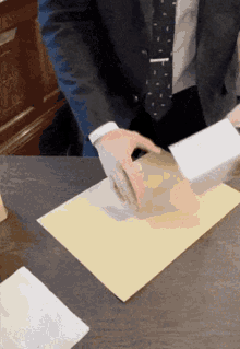 Packing Package GIF - Packing Package Gift GIFs