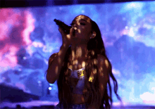 Moonlight Ariana Grande GIF - Moonlight Ariana Grande Live GIFs