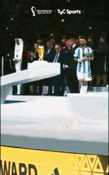Messi Messi Argentina GIF - Messi Messi Argentina Messi Besando La Copa GIFs