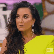 Looking Around Real Housewives Of Beverly Hills GIF - Looking Around Real Housewives Of Beverly Hills Rhobh GIFs