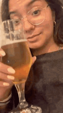 Elif Cheers GIF - Elif Cheers Beer GIFs
