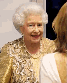 Queen'S About To Get Turned Up GIF - Queen Uk GIFs