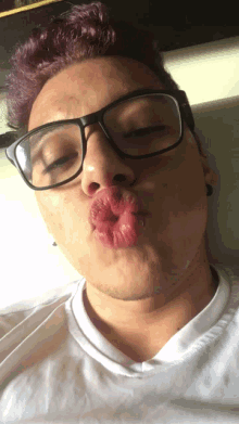 Lukas Gomez Acevedo Kiss GIF - Lukas Gomez Acevedo Kiss Kisses GIFs