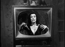 Vampire Tv GIF - Vampire Tv Spooky GIFs