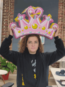 Birthday Pink Crown GIF - Birthday Pink Crown Piñata GIFs