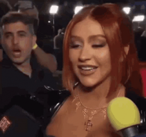 fadreturns-xtina.gif