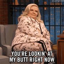 youre lookin at my butt right now youre checking me out stop looking at my butt paula pell late night with seth meyers