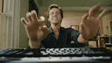 Jim Carrey Jim Carrey Typing GIF - Jim Carrey Jim Carrey Typing Jim Carrey Typing Angry GIFs