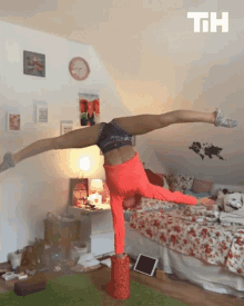 Flexible Gymnastic GIF - Flexible Gymnastic Handstand Split GIFs
