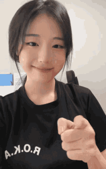 Hinachan I Am Young GIF - Hinachan I Am Young Middle Finger GIFs