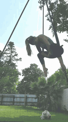Trapeze Girl GIF - Trapeze Girl Acrobat GIFs