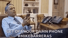 Michelle Obama Cell Phone GIF - Michelle Obama Cell Phone Flotus GIFs