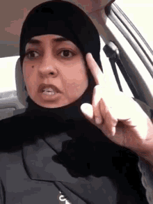 سلوى المطيري تهدد نساء الكويت GIF - Kuwait Salwa Salwa Matery GIFs