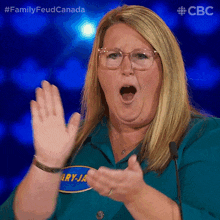 Clapping Mary Jane GIF - Clapping Mary Jane Family Feud Canada GIFs