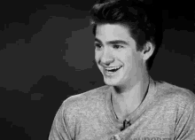 Andrew GIF - Andrew Garfield Laugh Laughing GIFs
