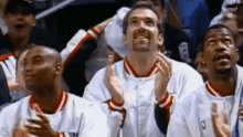 Clapping Bill Wennington GIF - Clapping Bill Wennington Chicago Bulls GIFs