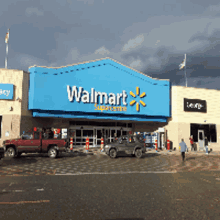 Gremlin Walmart GIF - Gremlin Walmart Mexigremlin GIFs