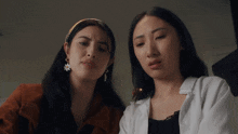 What'S This Andrea Jin GIF - What'S This Andrea Jin Sabrina Zukowski GIFs