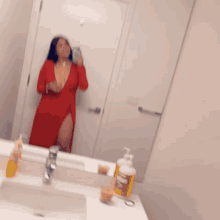 Cheers To All That Ill Drink Bathroom GIF - Cheers To All That Ill Drink Bathroom Selfie GIFs