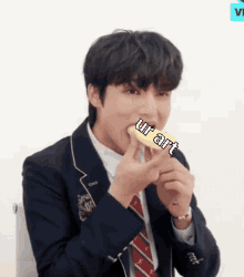 Eating Art Wooyoung GIF - Eating Art Wooyoung Wooyoung Eating GIFs