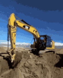 Excavator Digging GIF - Excavator Digging Heavy GIFs