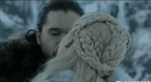 Kiss Daenerys GIF - Kiss Daenerys Jon Snow GIFs