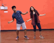 Shake It Slow GIF - Shake It Slow Dance Teacher GIFs