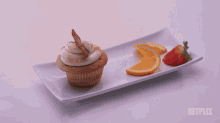 Cupcake Dessert GIF - Cupcake Dessert Pastry GIFs
