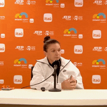 Simona Halep Why She Say That Simona Halep Miami Open 2024 GIF - Simona Halep Why She Say That Simona Halep Simona GIFs