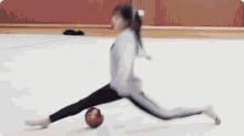 유주 리듬체조 체조 연습 공 여자친구 GIF - Yuju Rhythmic Gymnastics GIFs