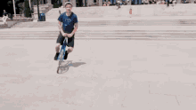 Riding Backward People Are Awesome GIF - Riding Backward People Are Awesome Riding GIFs