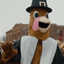Pointing At You Thanksgiving GIF - Pointing At You Thanksgiving It'S You GIFs
